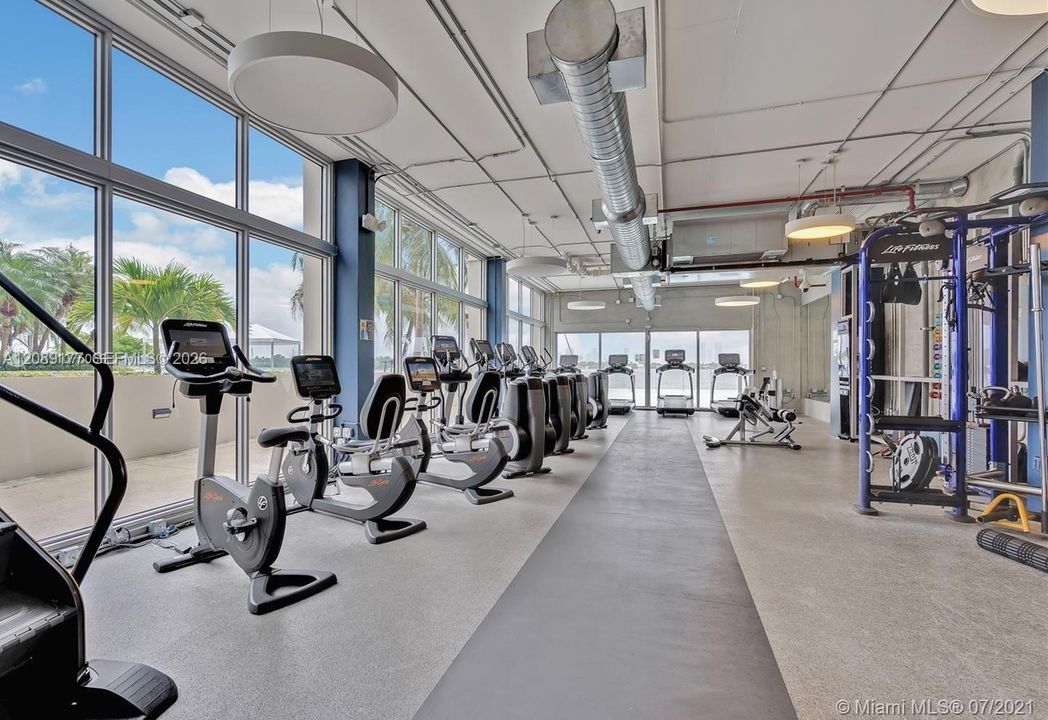 For Rent: $3,000 (1 beds, 1 baths, 837 Square Feet)