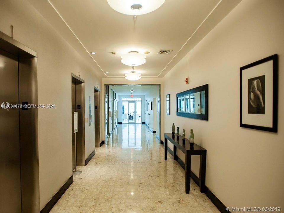 For Rent: $3,000 (1 beds, 1 baths, 837 Square Feet)