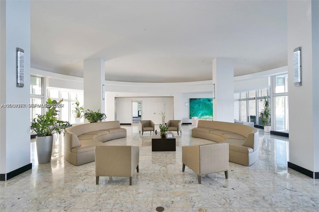 For Rent: $3,000 (1 beds, 1 baths, 837 Square Feet)