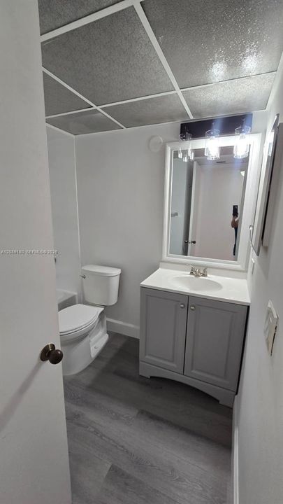 For Rent: $2,050 (1 beds, 1 baths, 710 Square Feet)