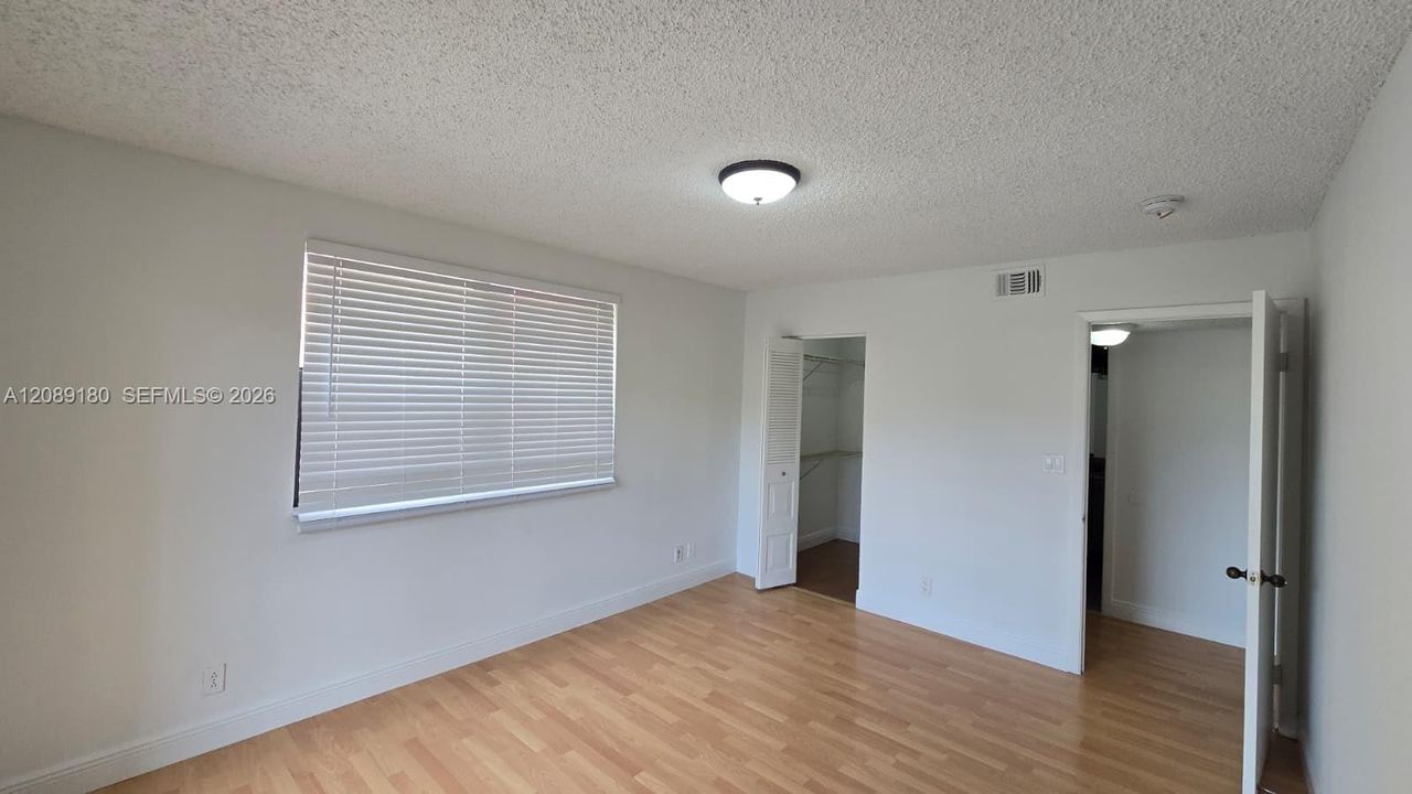 For Rent: $2,050 (1 beds, 1 baths, 710 Square Feet)