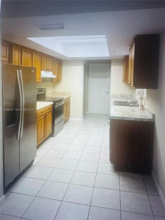 В аренду: $2,650 (3 спален, 2 ванн, 1323 Квадратных фут)