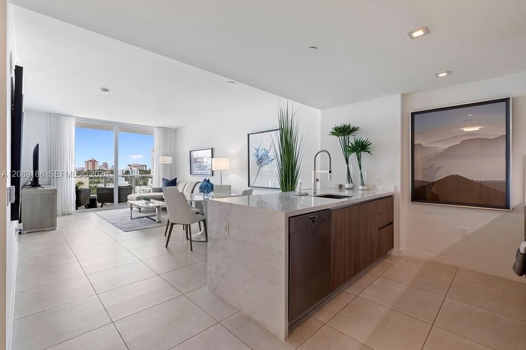 En Venta: $719,500 (1 camas, 1 baños, 858 Pies cuadrados)