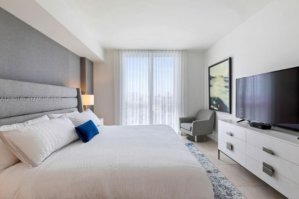 En Venta: $719,500 (1 camas, 1 baños, 858 Pies cuadrados)