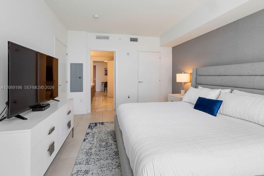 En Venta: $719,500 (1 camas, 1 baños, 858 Pies cuadrados)