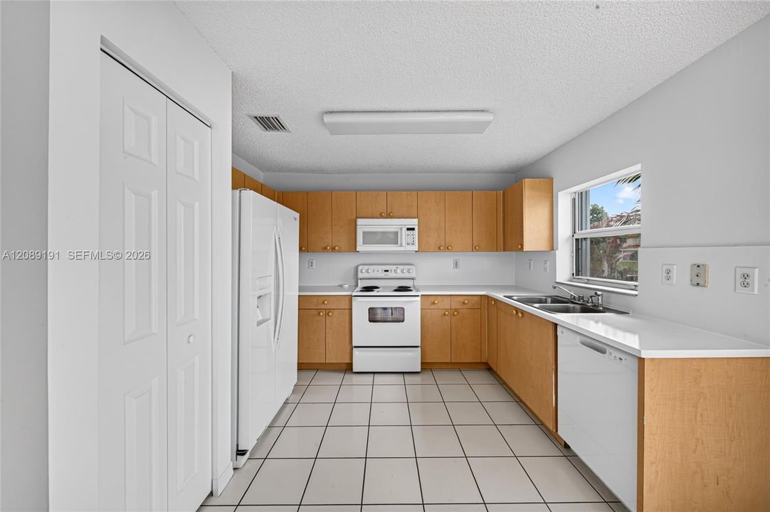 En Venta: $650,000 (3 camas, 2 baños, 1508 Pies cuadrados)