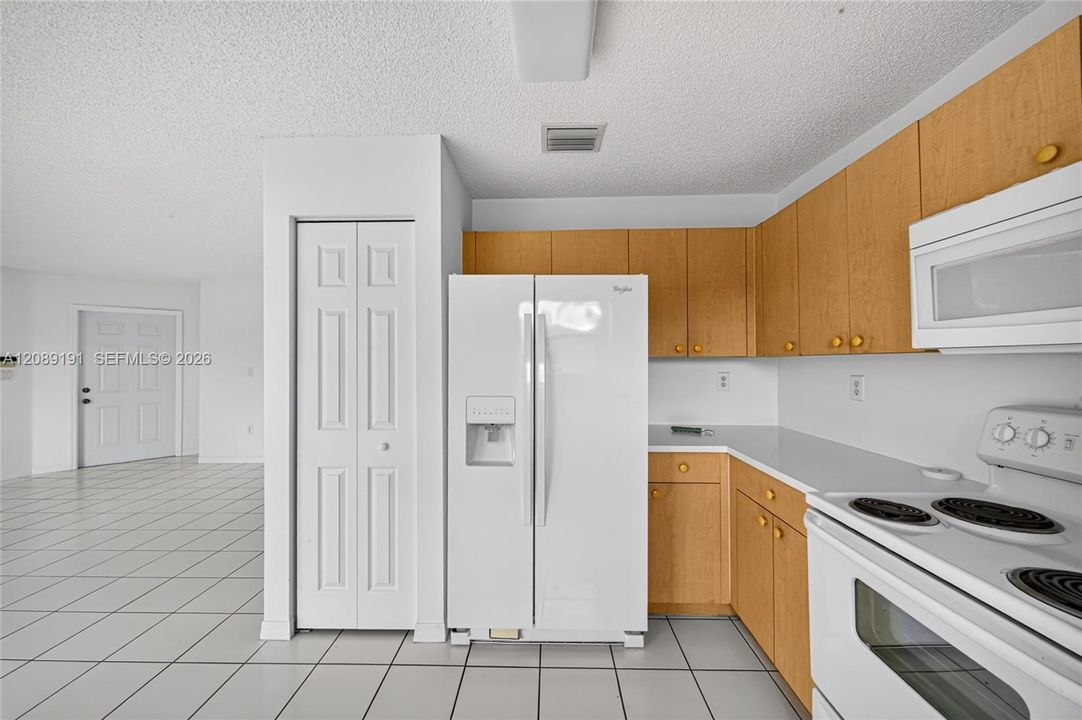 En Venta: $650,000 (3 camas, 2 baños, 1508 Pies cuadrados)