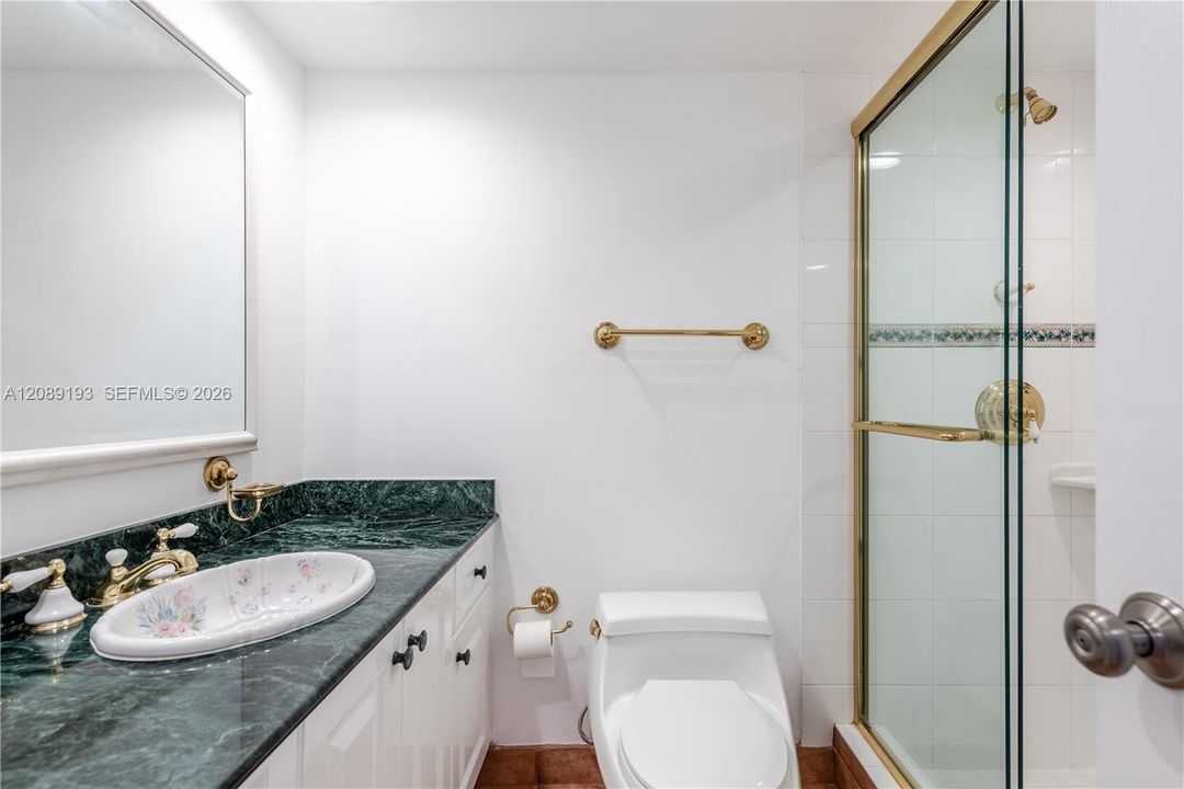 В аренду: $2,700 (2 спален, 2 ванн, 1031 Квадратных фут)