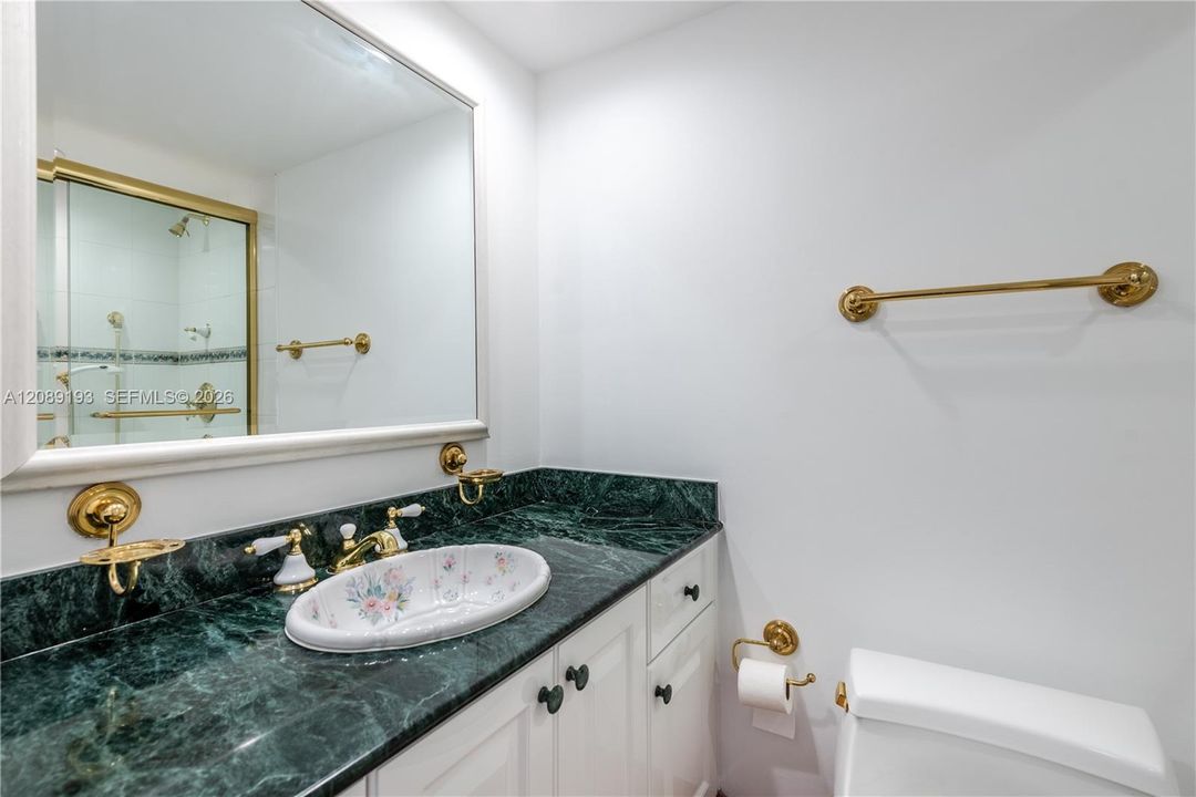 В аренду: $2,700 (2 спален, 2 ванн, 1031 Квадратных фут)