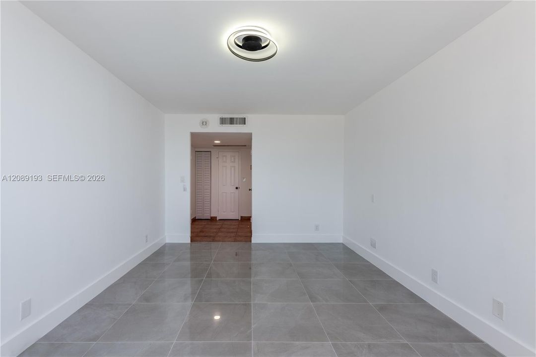 В аренду: $2,700 (2 спален, 2 ванн, 1031 Квадратных фут)