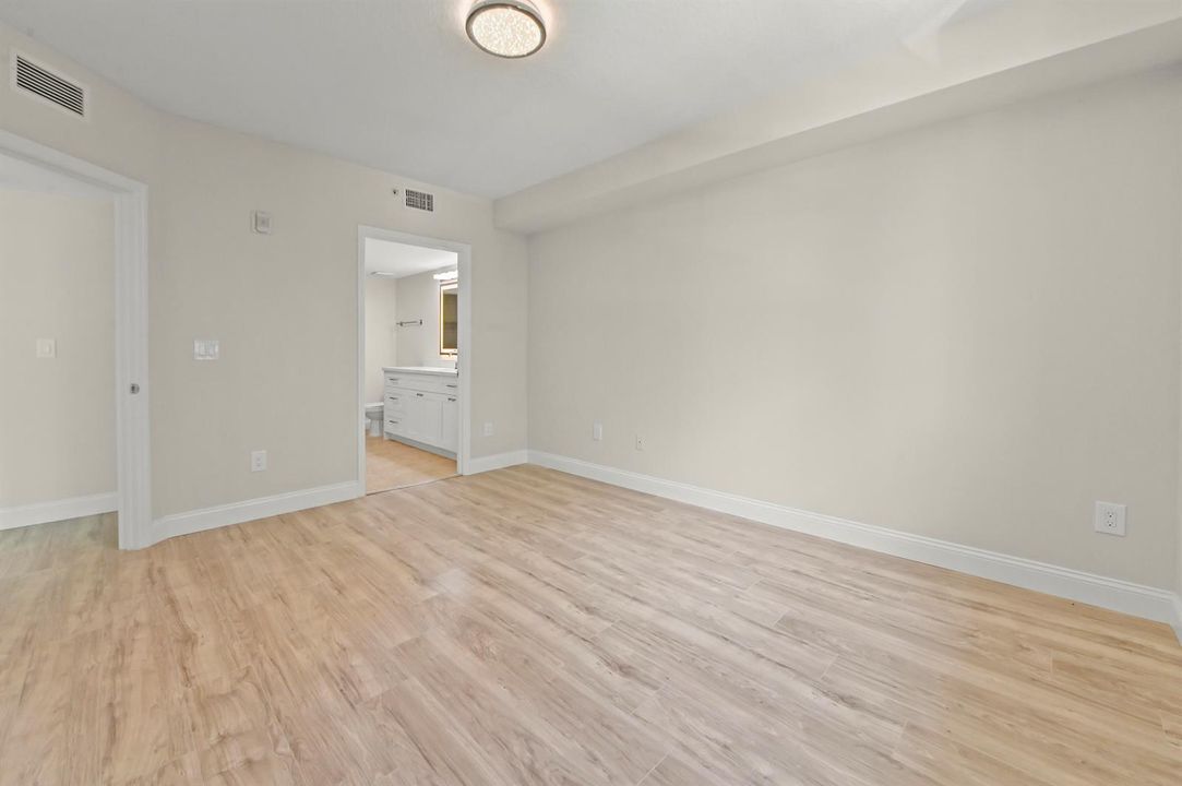 17 Bedroom 02