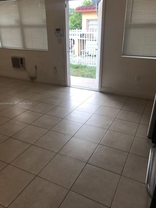 En Renta: $1,500 (1 camas, 1 baños, 1924 Pies cuadrados)