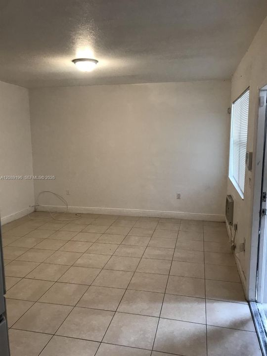 En Renta: $1,500 (1 camas, 1 baños, 1924 Pies cuadrados)