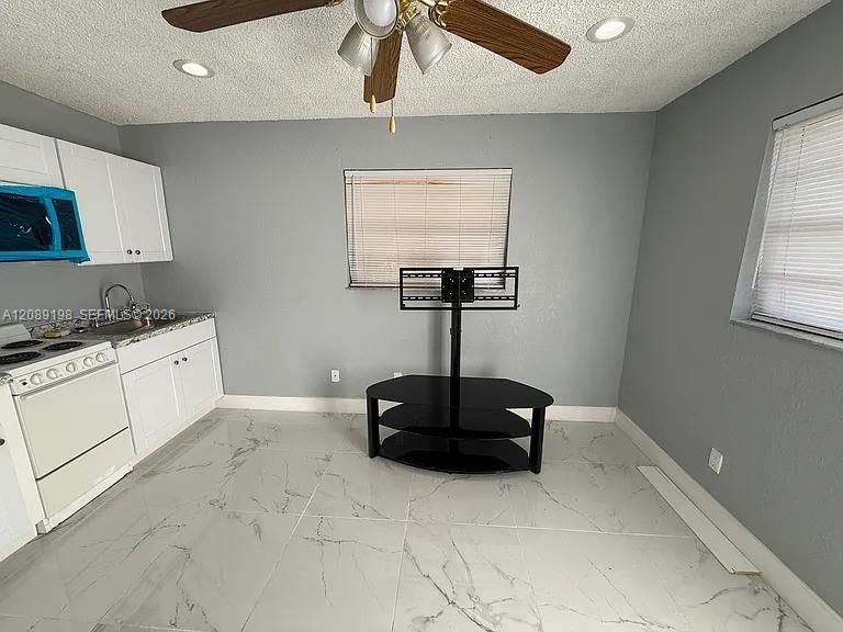 For Rent: $1,349 (1 beds, 1 baths, 800 Square Feet)