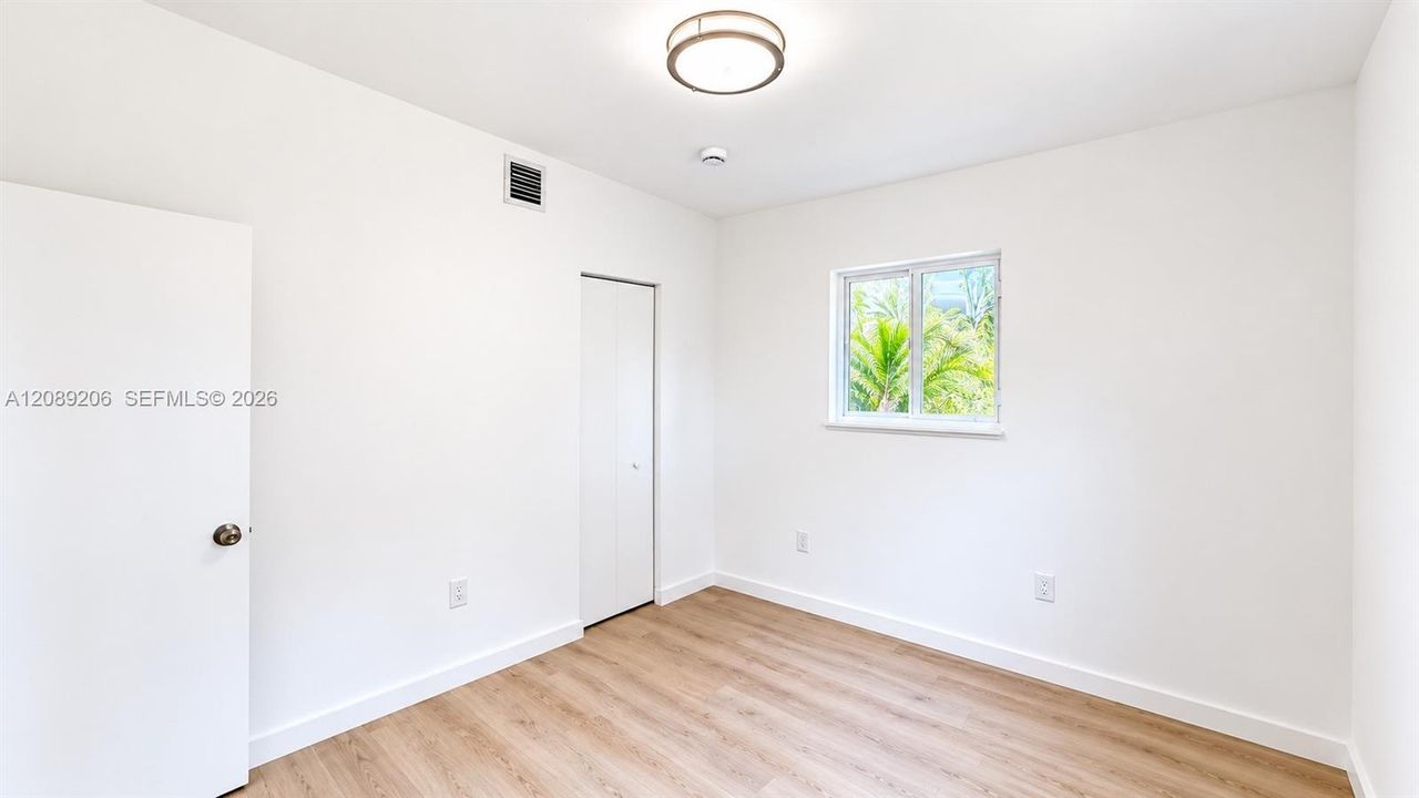 На продажу: $389,900 (3 спален, 2 ванн, 1047 Квадратных фут)