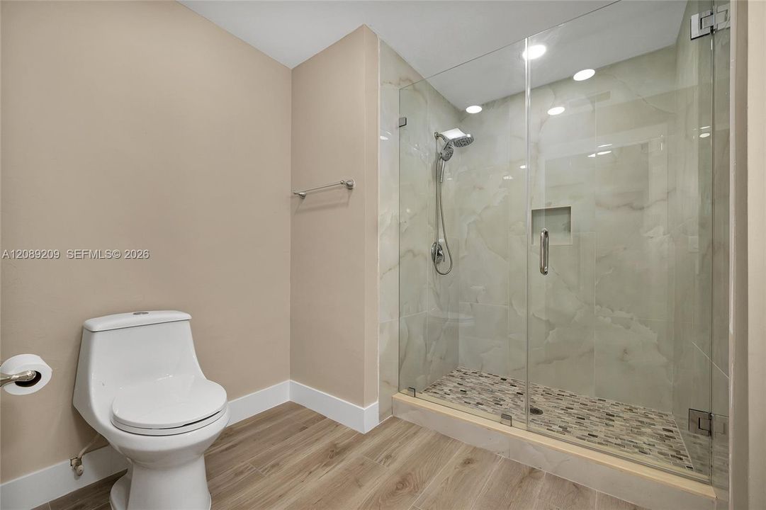На продажу: $1,135,000 (3 спален, 2 ванн, 1812 Квадратных фут)