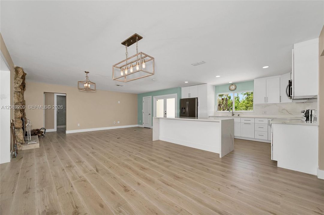 На продажу: $1,135,000 (3 спален, 2 ванн, 1812 Квадратных фут)