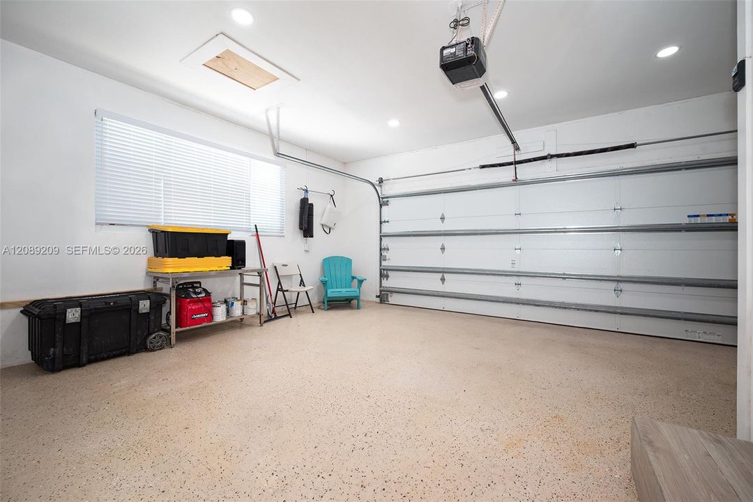 На продажу: $1,135,000 (3 спален, 2 ванн, 1812 Квадратных фут)