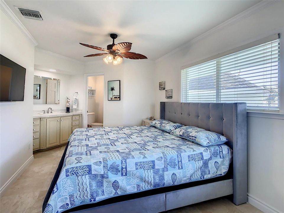 Bedroom 3 w/ ensuite