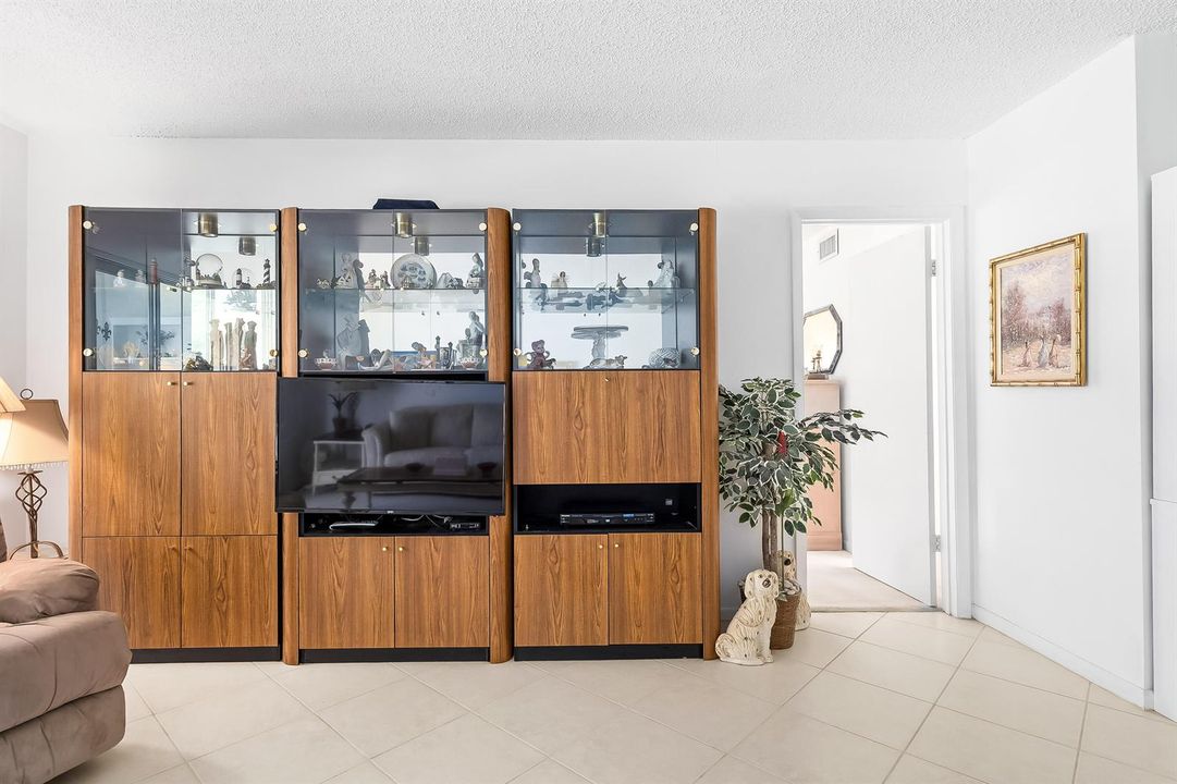 8305 nw 61 st c211 09