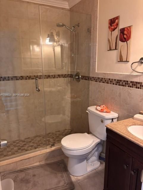 For Sale: $330,000 (2 beds, 2 baths, 980 Square Feet)