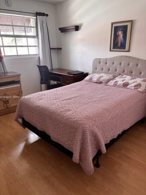 For Sale: $330,000 (2 beds, 2 baths, 980 Square Feet)