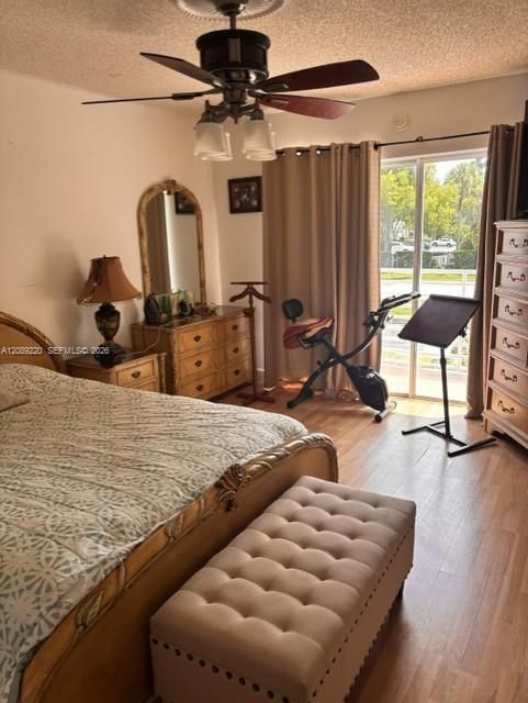 For Sale: $330,000 (2 beds, 2 baths, 980 Square Feet)