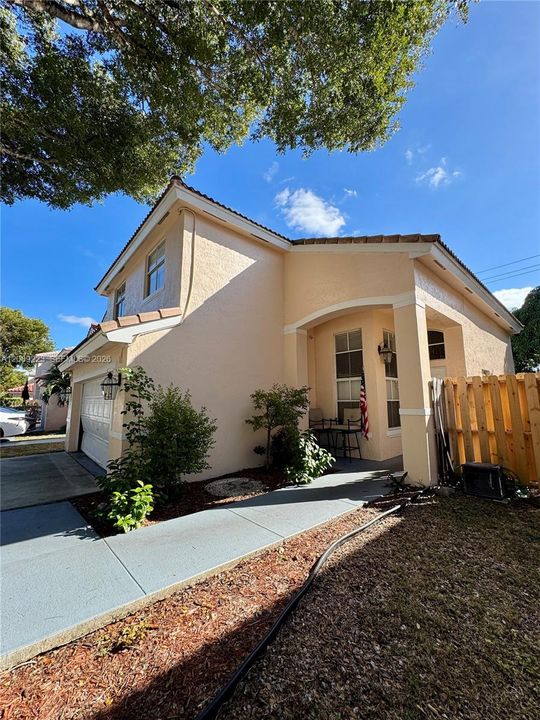 For Sale: $530,000 (3 beds, 2 baths, 1696 Square Feet)
