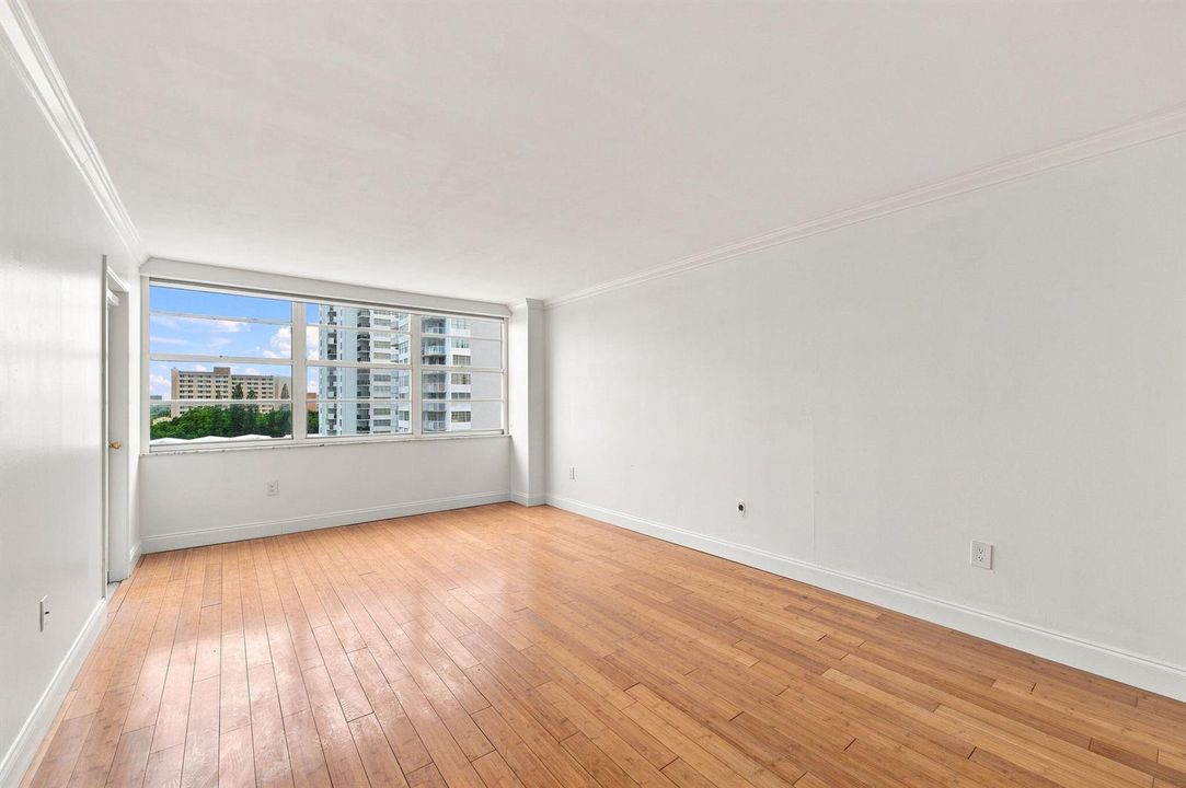13-web-or-mls-18021-biscayne-blvd-901