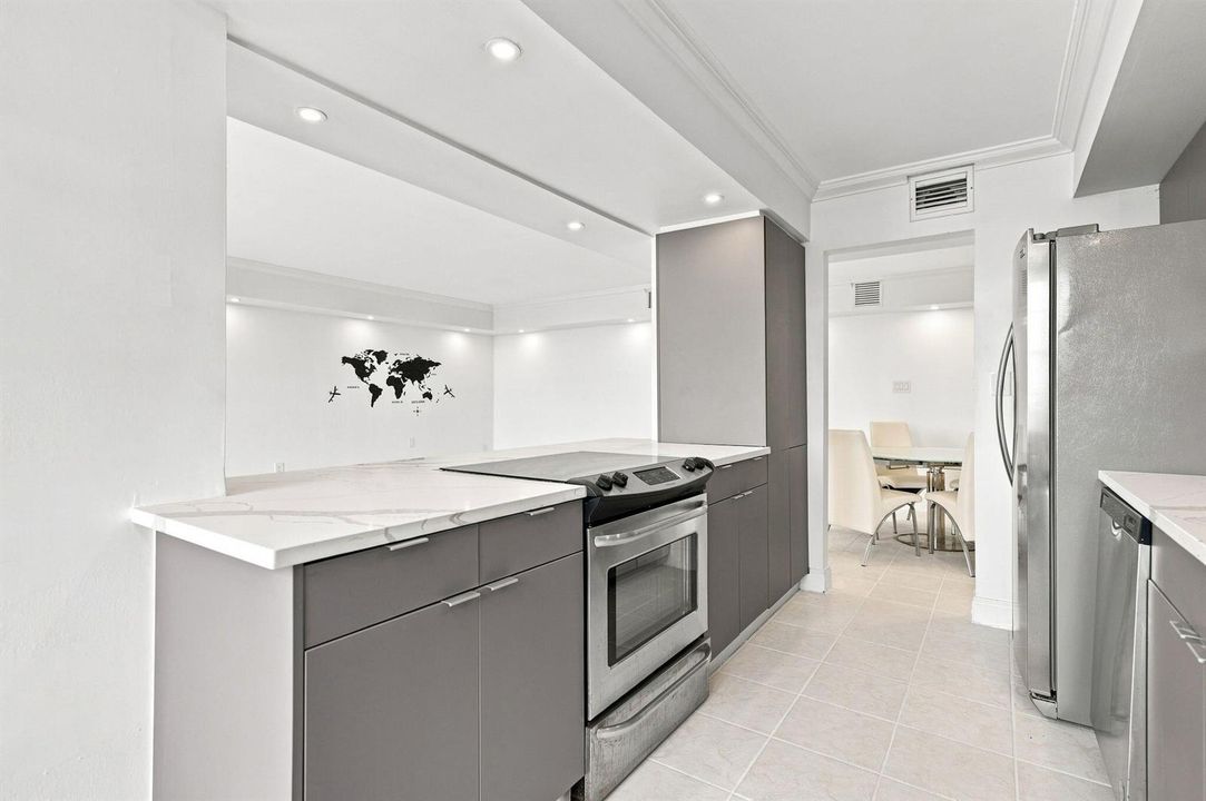 12-web-or-mls-18021-biscayne-blvd-901