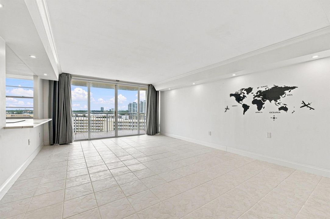 5-web-or-mls-18021-biscayne-blvd-901