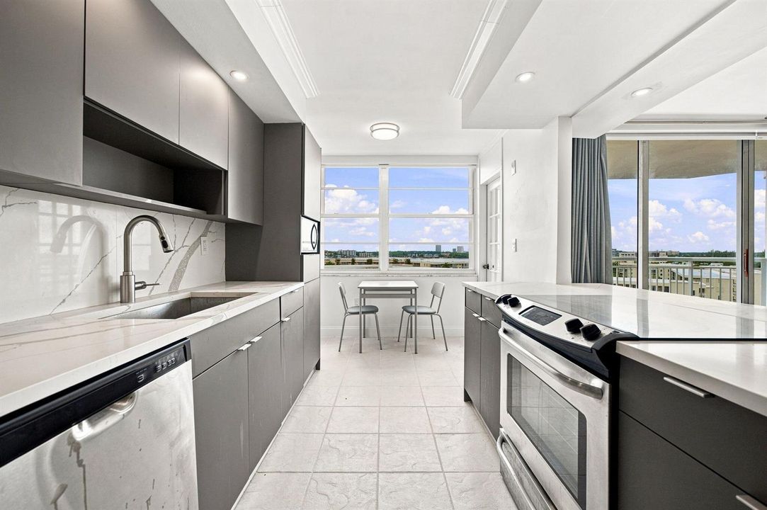 10-web-or-mls-18021-biscayne-blvd-901