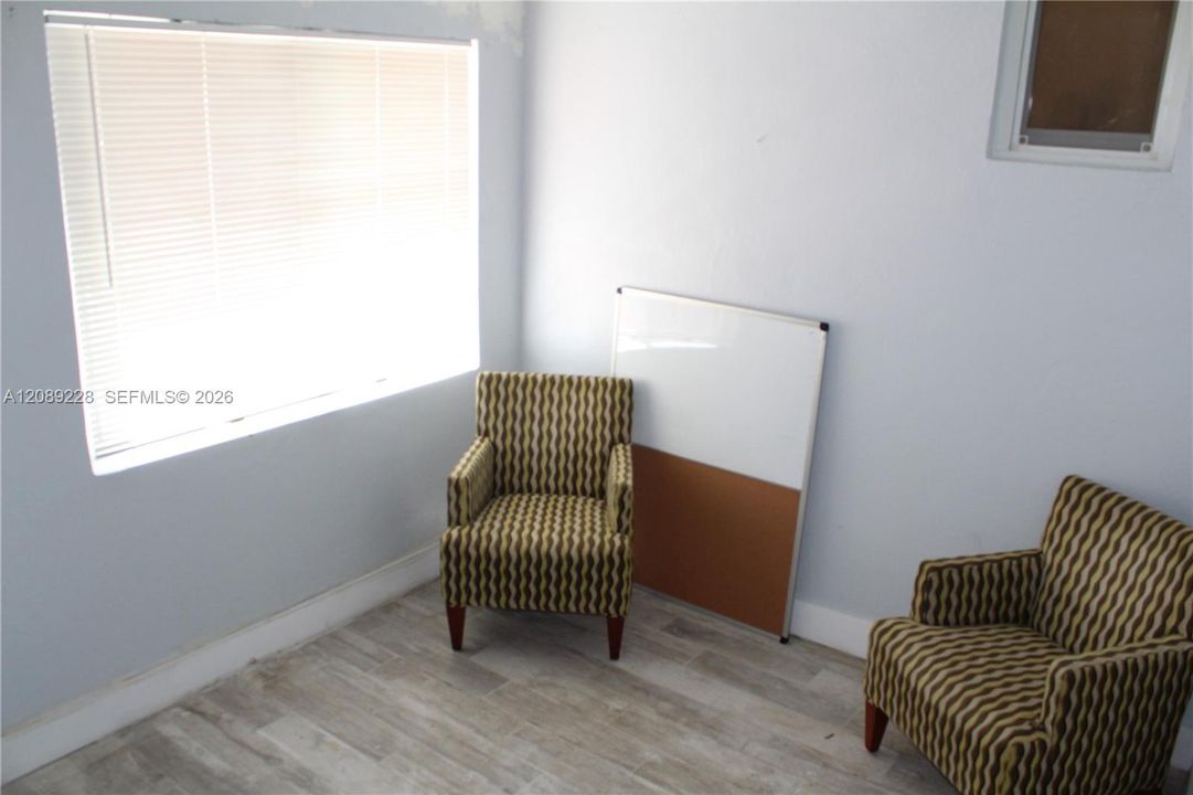 For Sale: $1,650,000 (3 beds, 2 baths, 1369 Square Feet)