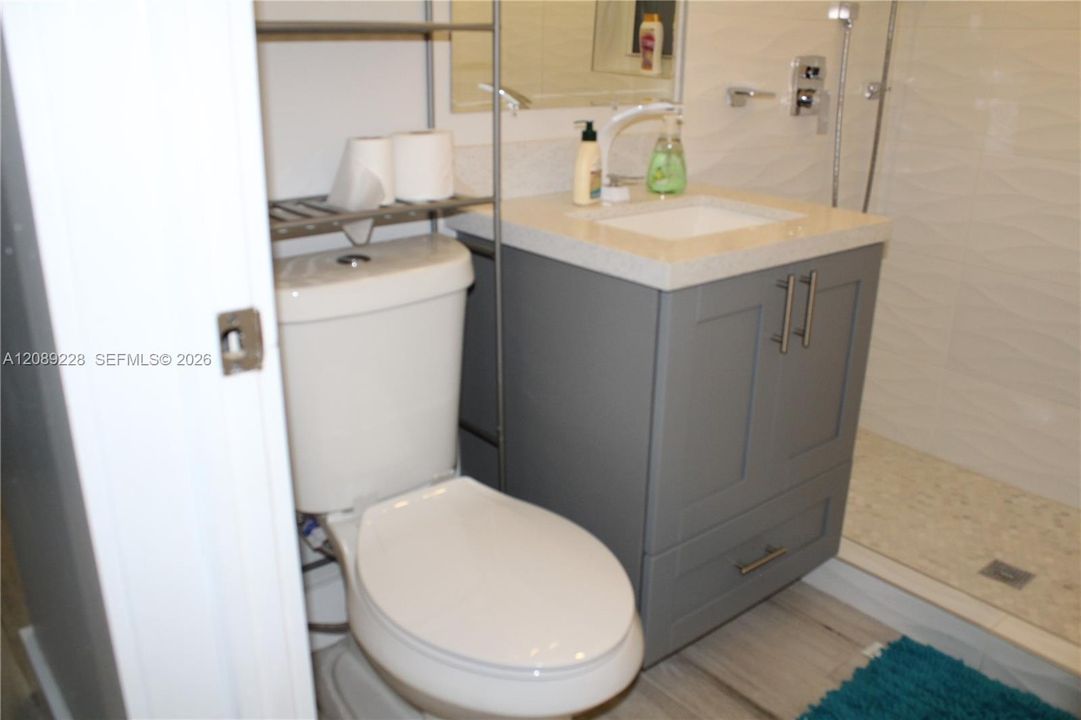 For Sale: $1,650,000 (3 beds, 2 baths, 1369 Square Feet)