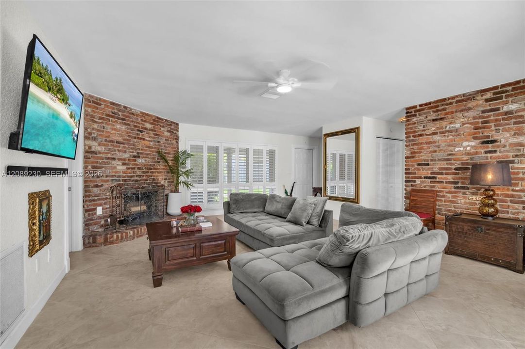 En Venta: $1,275,000 (3 camas, 2 baños, 1228 Pies cuadrados)