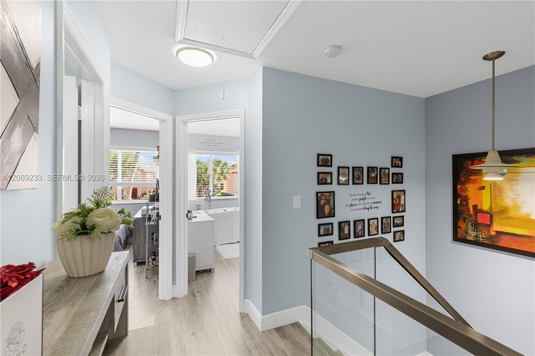 En Venta: $437,000 (3 camas, 2 baños, 1361 Pies cuadrados)