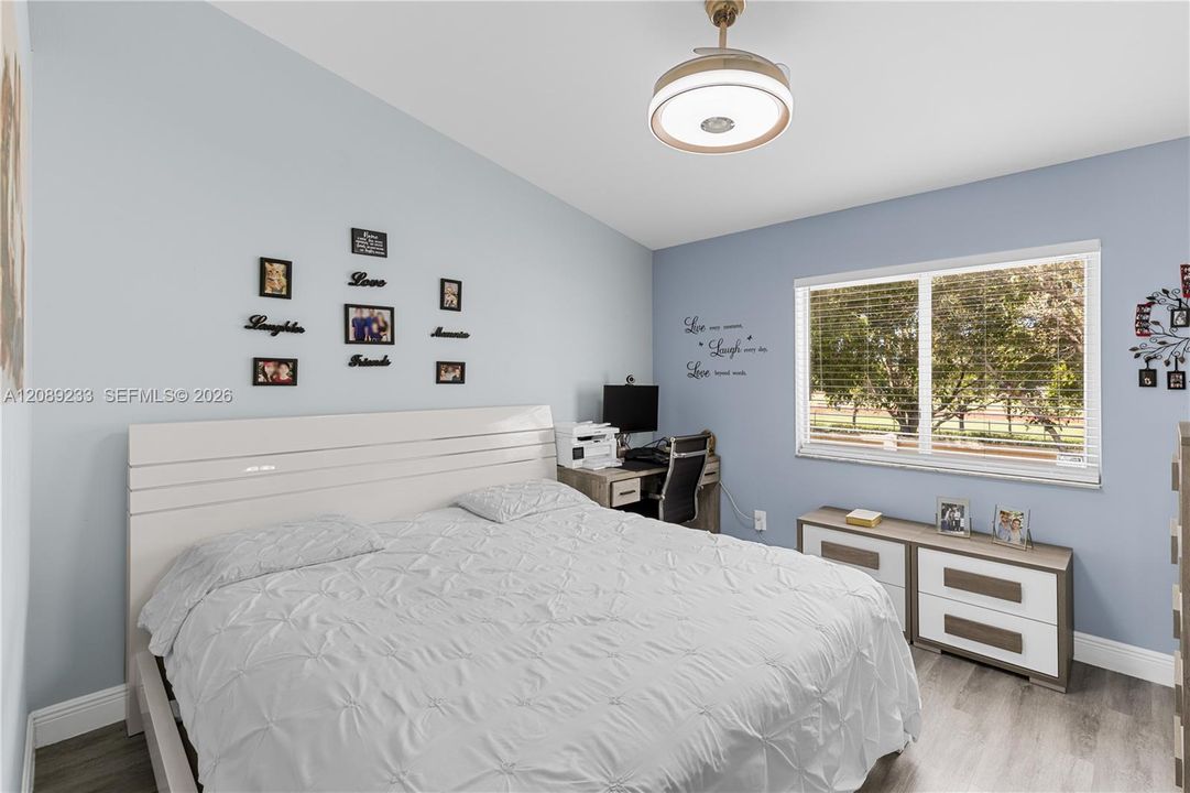 En Venta: $437,000 (3 camas, 2 baños, 1361 Pies cuadrados)