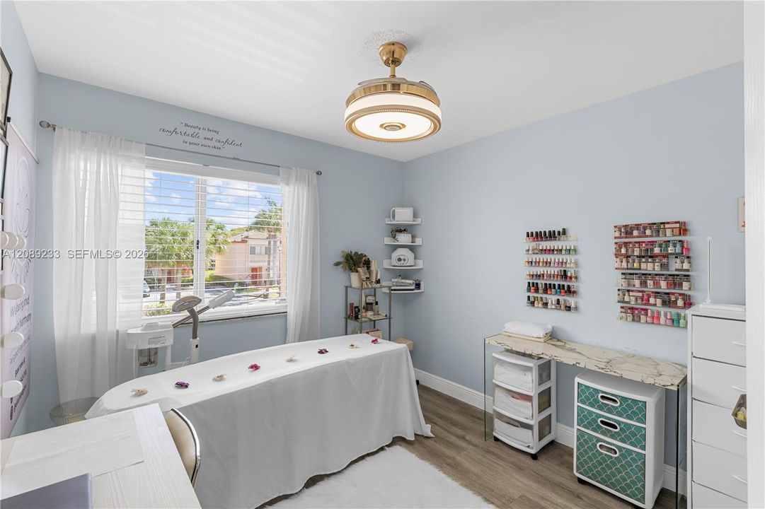 En Venta: $437,000 (3 camas, 2 baños, 1361 Pies cuadrados)