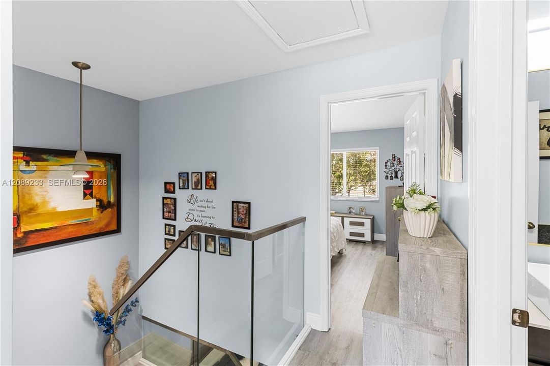 En Venta: $437,000 (3 camas, 2 baños, 1361 Pies cuadrados)