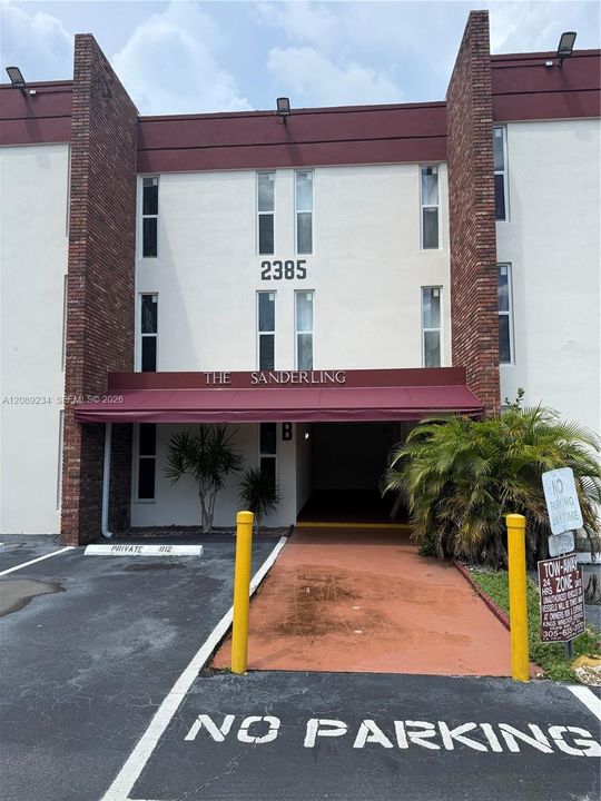 For Sale: $185,888 (1 beds, 1 baths, 540 Square Feet)