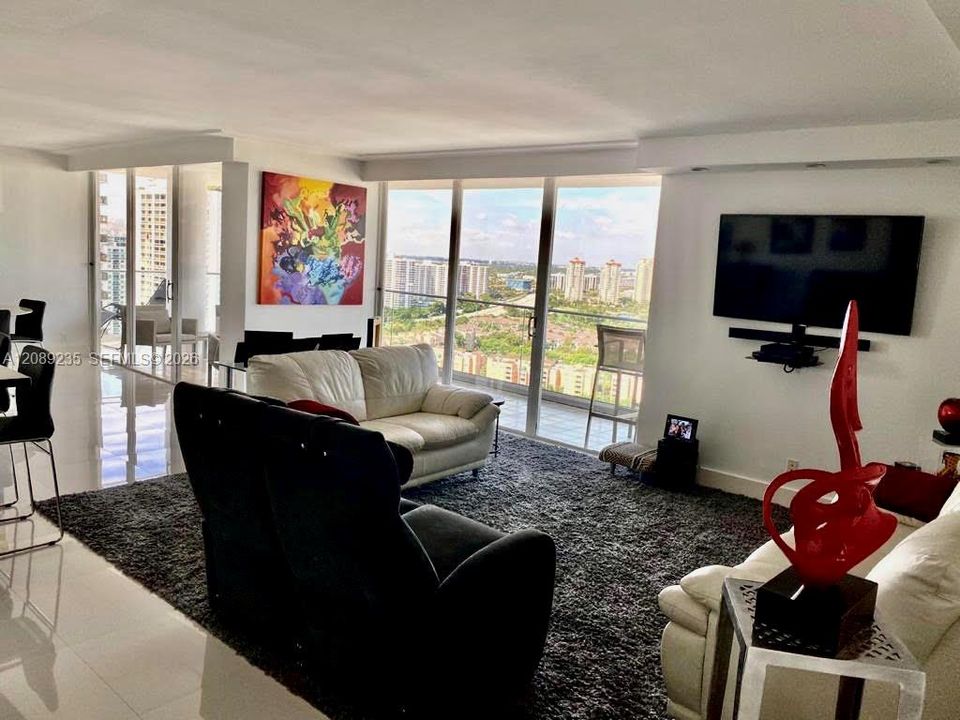 En Renta: $5,000 (2 camas, 2 baños, 1887 Pies cuadrados)