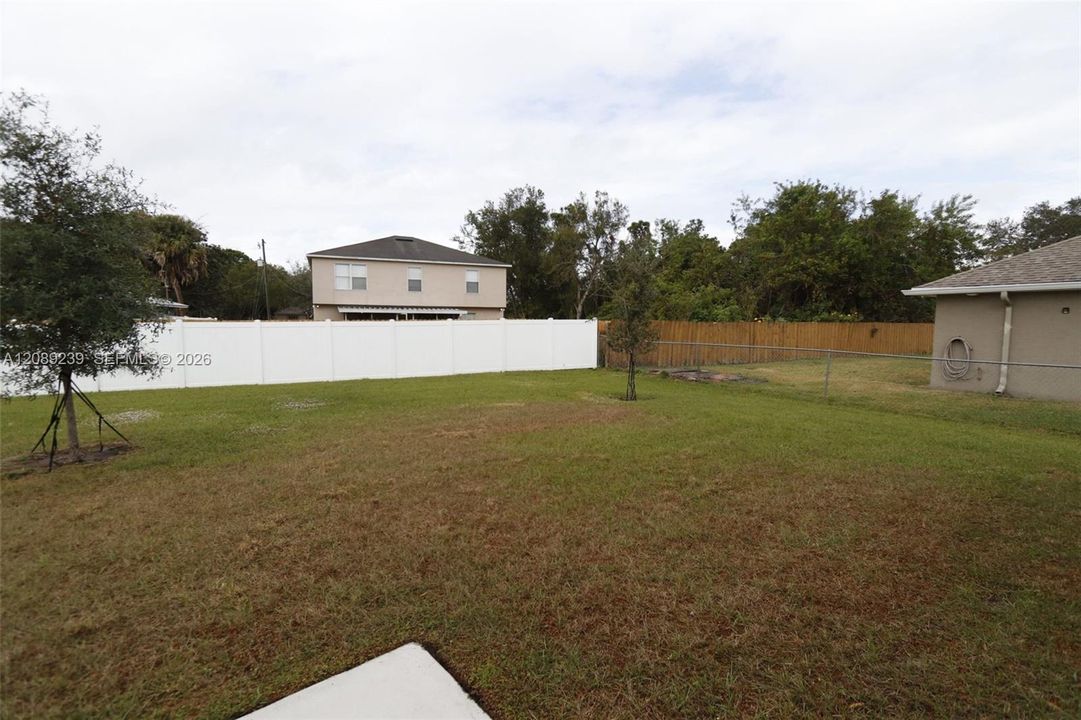 En Venta: $450,000 (4 camas, 2 baños, 2059 Pies cuadrados)