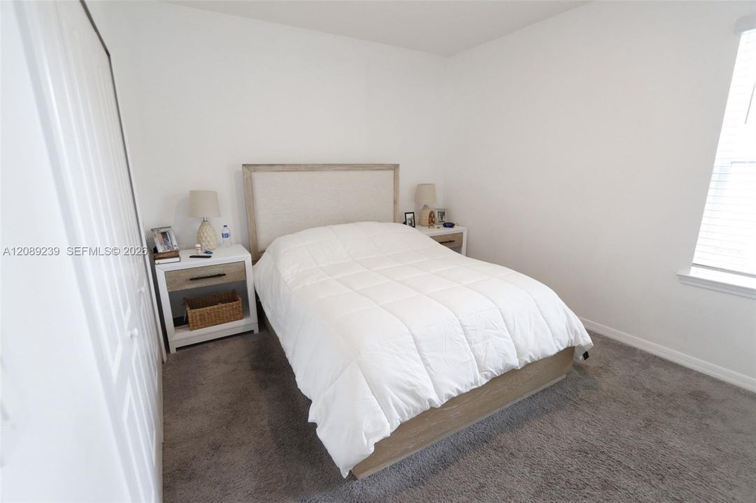 En Venta: $450,000 (4 camas, 2 baños, 2059 Pies cuadrados)