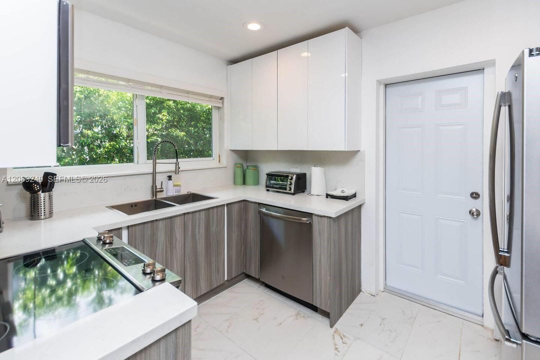 For Rent: $4,500 (3 beds, 2 baths, 1288 Square Feet)