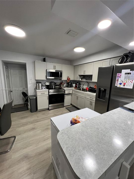 En Venta: $550,000 (3 camas, 2 baños, 1250 Pies cuadrados)