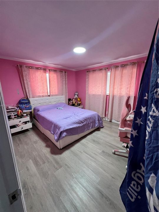 En Venta: $550,000 (3 camas, 2 baños, 1250 Pies cuadrados)