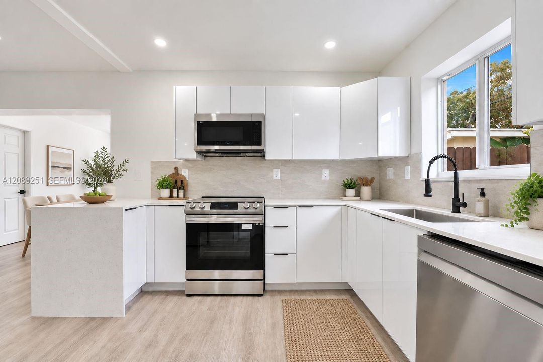 For Sale: $639,900 (3 beds, 2 baths, 1541 Square Feet)