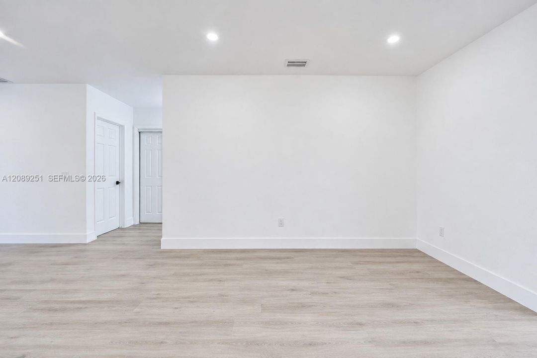 For Sale: $639,900 (3 beds, 2 baths, 1541 Square Feet)