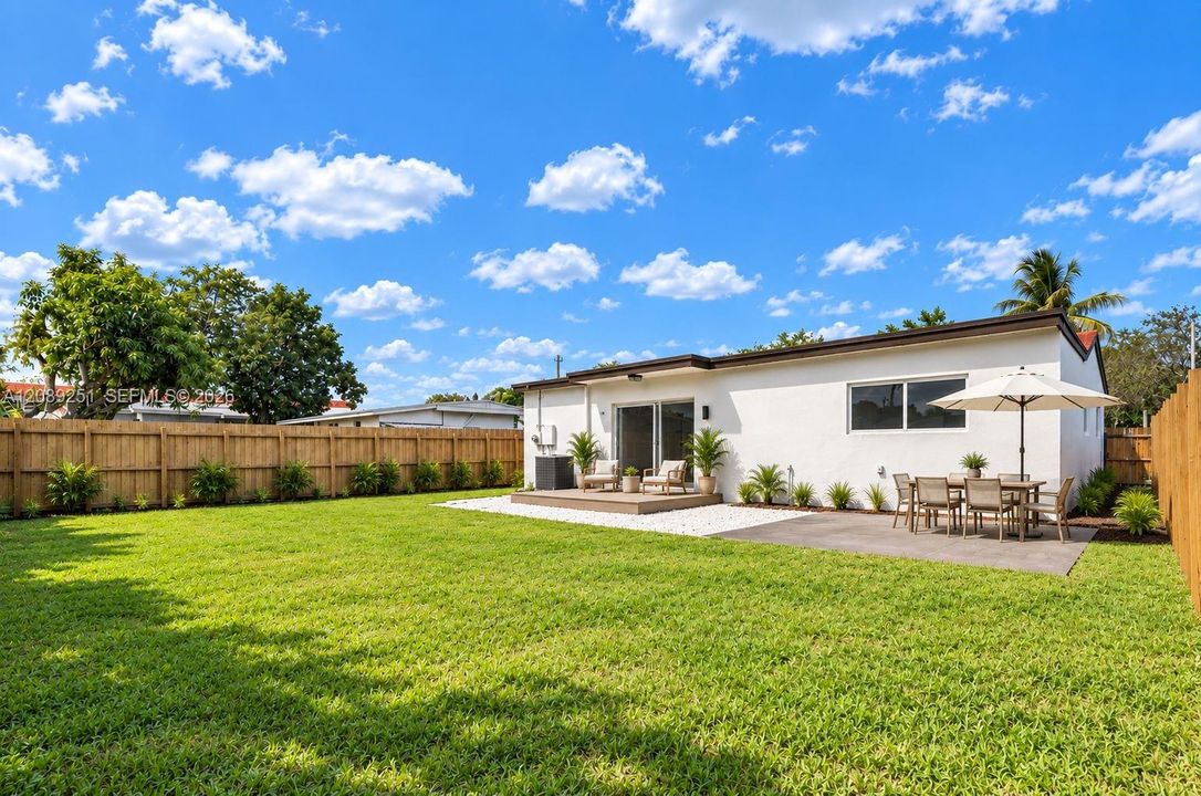 For Sale: $639,900 (3 beds, 2 baths, 1541 Square Feet)