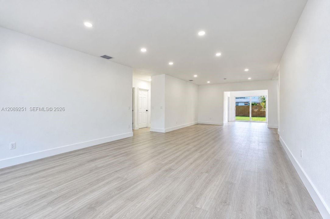 For Sale: $639,900 (3 beds, 2 baths, 1541 Square Feet)